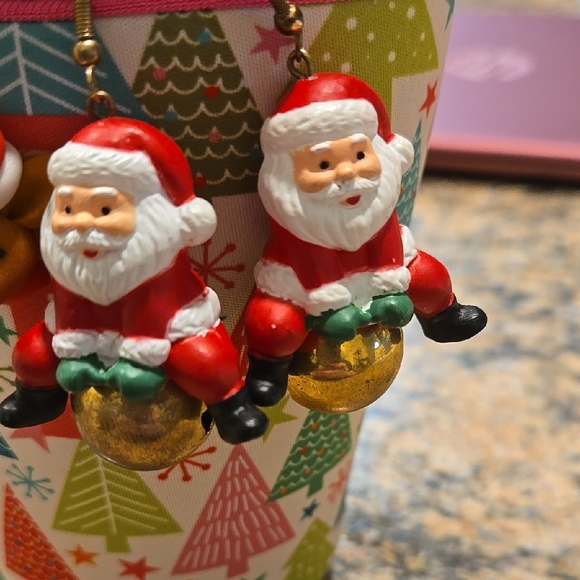 Festive Christmas Earrings 4 Different Pairs. - Picture 3 of 6